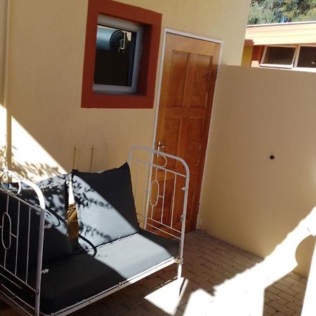 Larochelle Guesthouse Кітмансгуп Номер фото