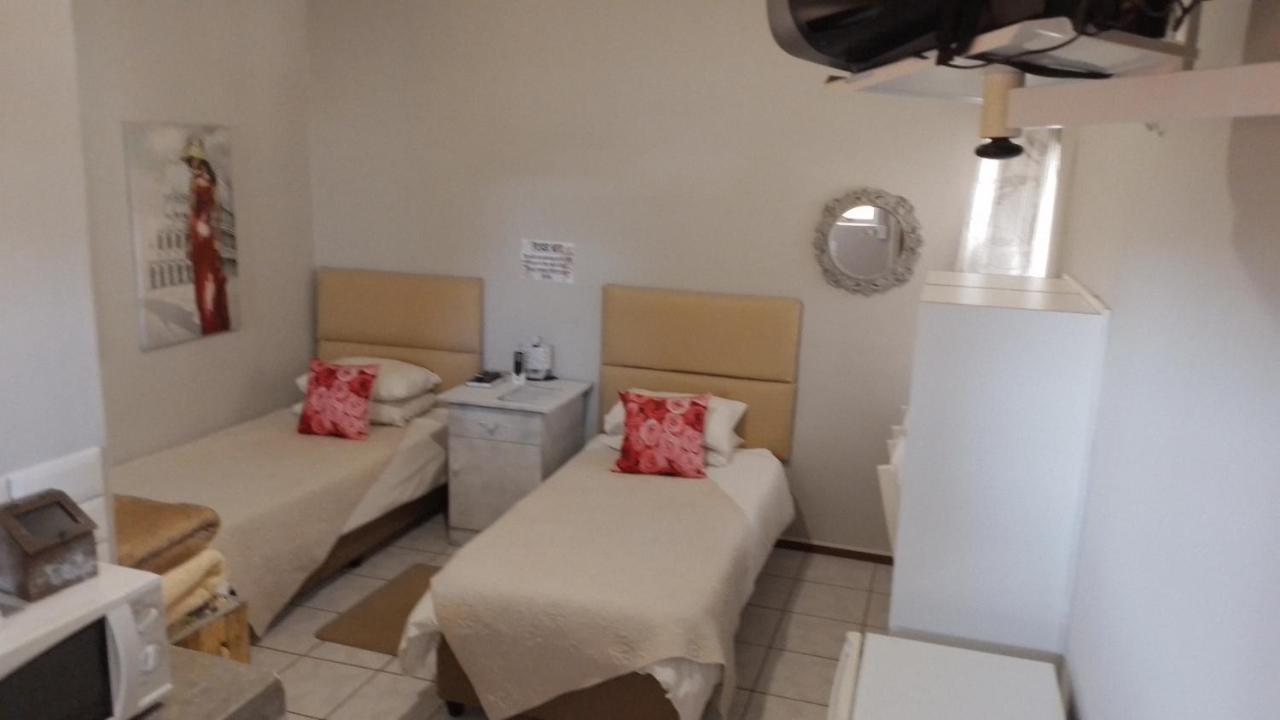 Larochelle Guesthouse Кітмансгуп Номер фото