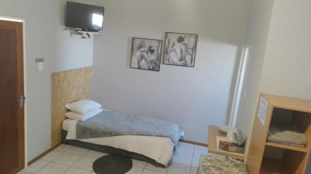 Larochelle Guesthouse Кітмансгуп Номер фото