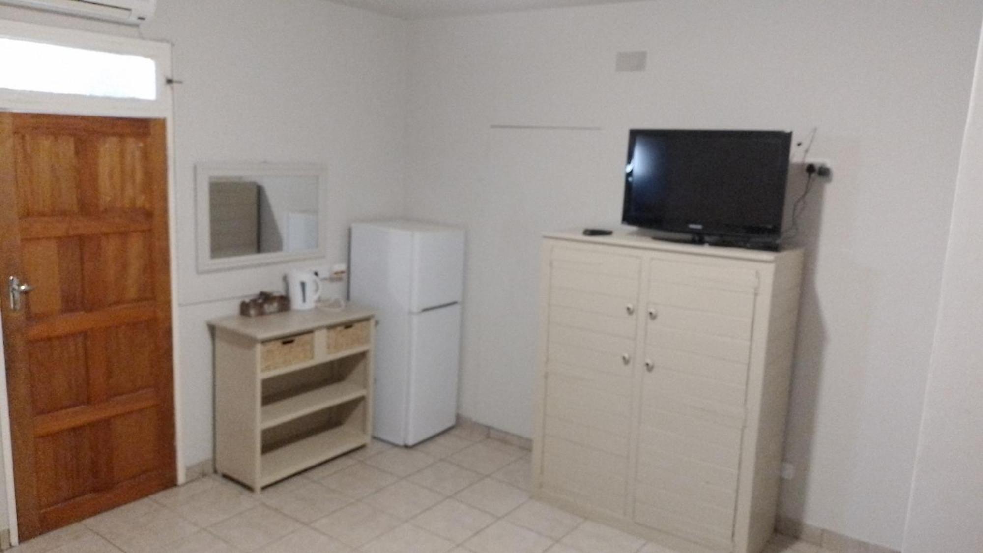 Larochelle Guesthouse Кітмансгуп Номер фото